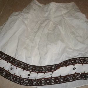 Apt 9 ladies white cotton skirt w brown trim sz10